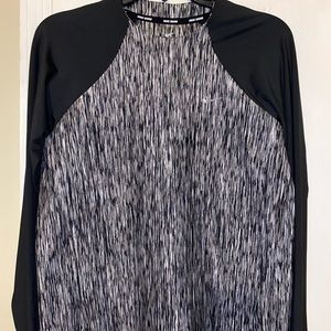 NWT Nike long sleeve Dri-fit Lg.